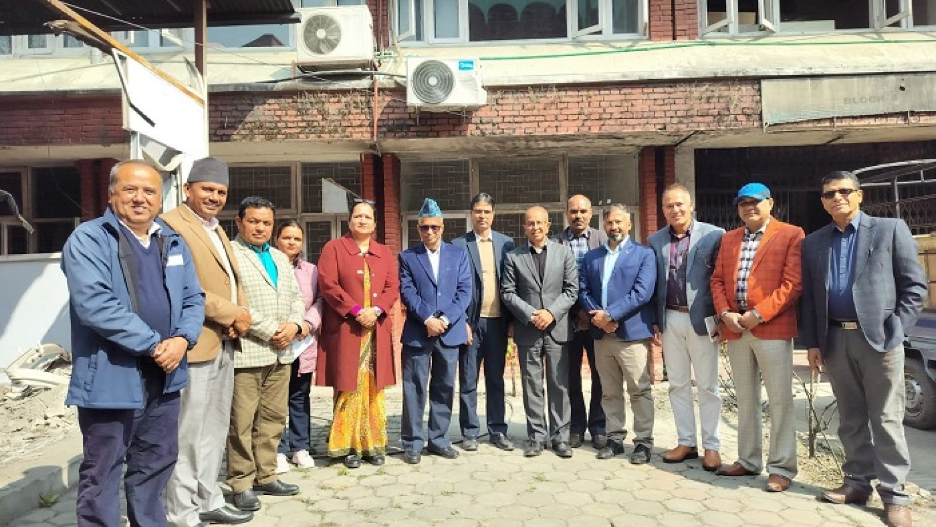 सीएनआईद्वारा नापतौल विभागलाई २० लाखको उपकरण हस्तान्तरण 
